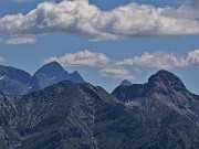 25 Zoom sul Pegherolo a dx e Pizzo del Diavolo a sx